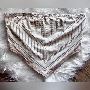 💥MOVING SALE | SHEIN patterned tubetop